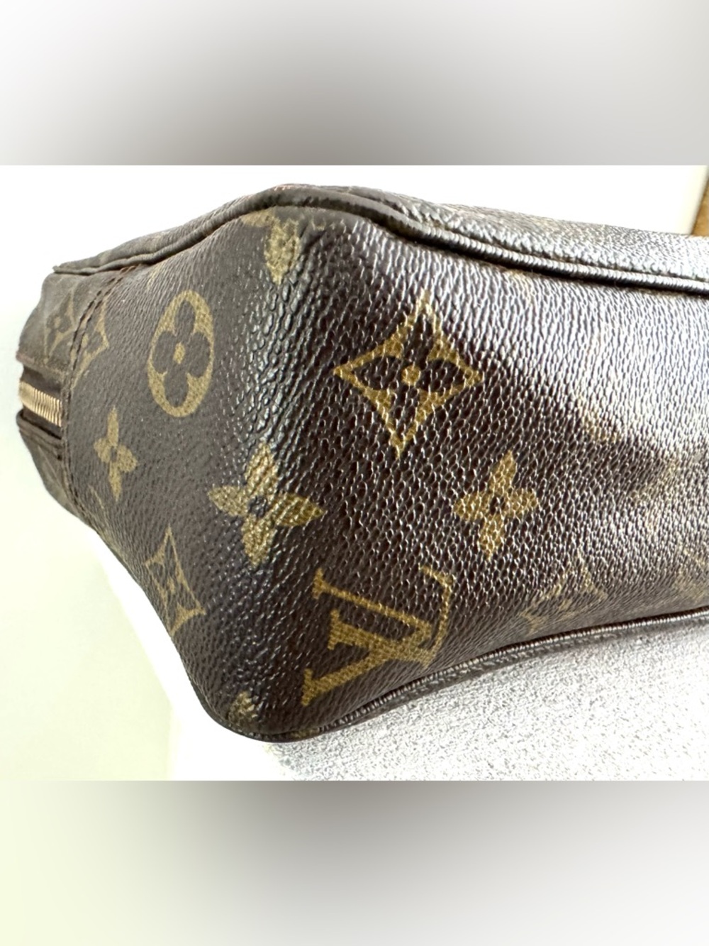 LOUIS VUITTON Trousse Toilette 28 Monogram Cosmetic Pouch Vintage - Picture 5 of 9